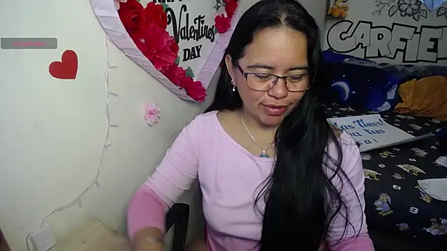 Snapshot of Miss__kendra_ chatting on 08.04.26 Miss kendra online show from 08.04.26