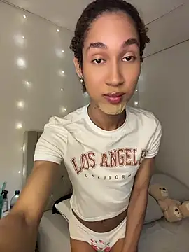 Chloe Celeste online show from 08.04.26