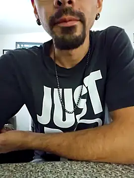 Snapshot of Juicydick420-xxx chatting on 03.31.26 Juicydick420-xxx online show from 03.31.26