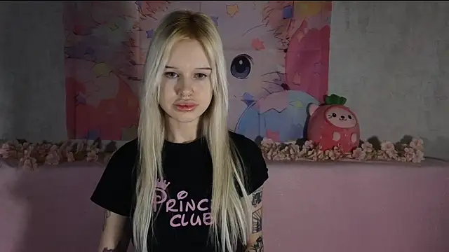 Snapshot of HoneyGold_ chatting on 02.17.26 HoneyGold online show from 02.17.26