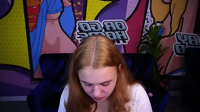 Snapshot of SnowWhiti chatting on 11.02.25 SnowWhiti online show from 11.02.25