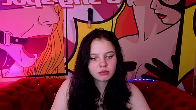 Snapshot of SnowWhiti chatting on 11.16.25 SnowWhiti online show from 11.16.25