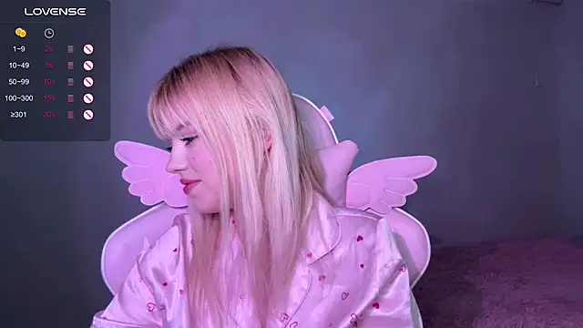 myprettylola online show from 11.19.25