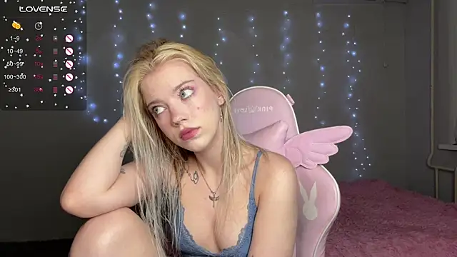 myprettylola online show from 03.14.26