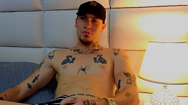 Snapshot of JacobRhude_ chatting on 10.07.25 JacobRhude  online show from 10.07.25