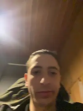 Snapshot of Asimako chatting on 12.13.25 Asimako online show from 12.13.25