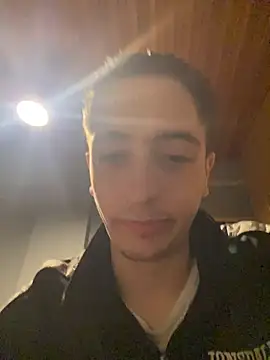 Snapshot of Asimako chatting on 12.15.25 Asimako online show from 12.15.25