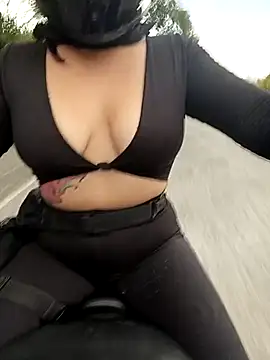 Snapshot of Scarlet_Aura chatting on 11.09.25 Scarlet Aura online show from 11.09.25