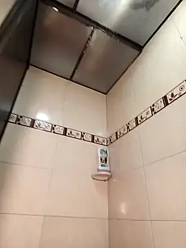 Snapshot of Scarlet_Aura chatting on 11.20.25 Scarlet Aura online show from 11.20.25