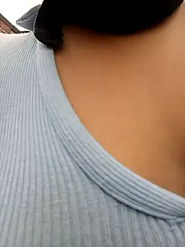 Snapshot of Scarlet_Aura chatting on 11.21.25 Scarlet Aura online show from 11.21.25