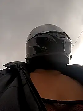 Snapshot of Scarlet_Aura chatting on 11.29.25 Scarlet Aura online show from 11.29.25