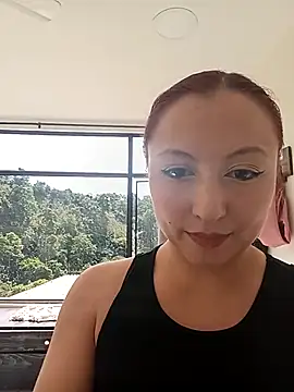 Snapshot of Scarlet_Aura chatting on 12.17.25 Scarlet Aura online show from 12.17.25