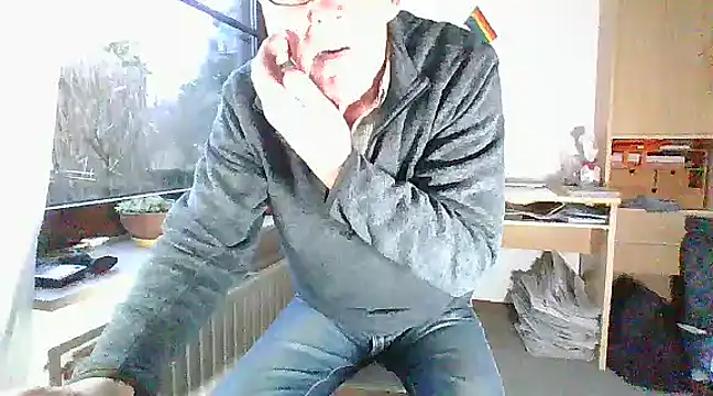 Snapshot of super-snoopy chatting on 12.22.24 super-snoopy online show from 12.22.24