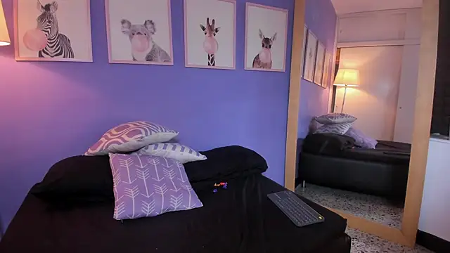 TanishaReyes online show from 10.31.25