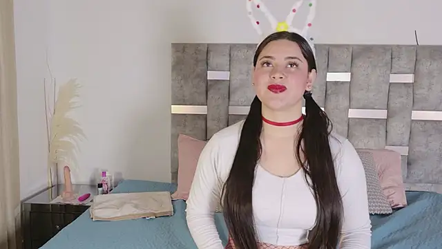 Snapshot of JulietaTorres_ chatting on 11.06.25 JulietaTorres online show from 11.06.25