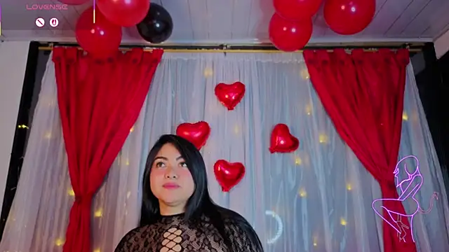 Victoria Jonhss online show from 02.12.26