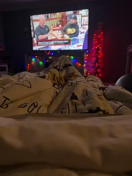 Snapshot of Beastyfuck chatting on 12.17.25 Beastyfuck online show from 12.17.25