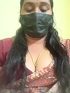 Snapshot of tamil-mala23 chatting on 02.18.26 tamil-mala23 online show from 02.18.26