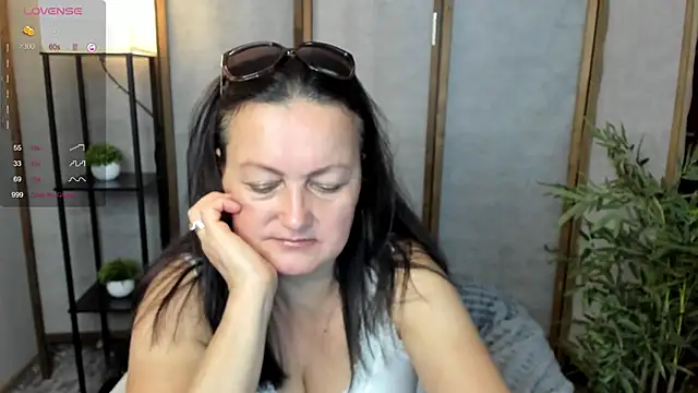 Snapshot of hottyannaa chatting on 10.20.25 hottyannaa online show from 10.20.25