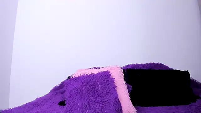 Snapshot of HeidyRousse chatting on 10.19.25 HeidyRousse online show from 10.19.25