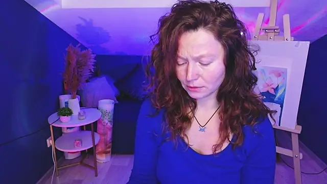 Snapshot of AuroraBorealis__ chatting on 10.12.25 AuroraBorealis   online show from 10.12.25