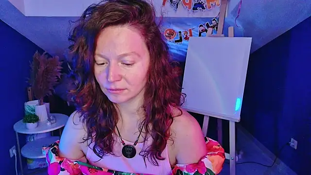 Snapshot of AuroraBorealis__ chatting on 10.20.25 AuroraBorealis   online show from 10.20.25