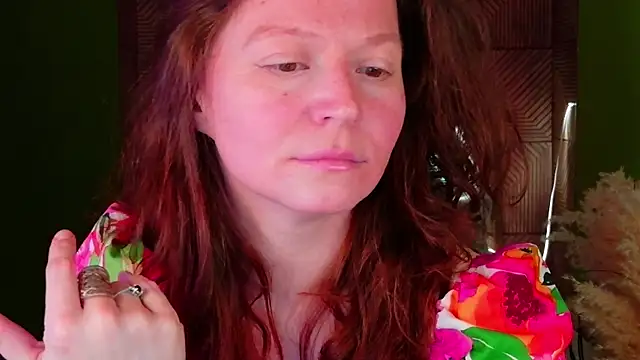 Snapshot of AuroraBorealis__ chatting on 11.26.25 AuroraBorealis online show from 11.26.25