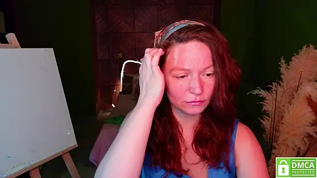 Snapshot of AuroraBorealis__ chatting on 11.28.25 AuroraBorealis online show from 11.28.25