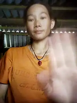 Snapshot of gio-thu chatting on 10.13.25 gio-thu online show from 10.13.25