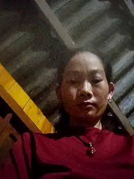 Snapshot of gio-thu chatting on 10.15.25 gio-thu online show from 10.15.25