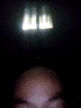 Snapshot of gio-thu chatting on 10.19.25 gio-thu online show from 10.19.25