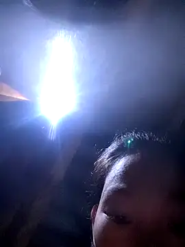 Snapshot of gio-thu chatting on 10.21.25 gio-thu online show from 10.21.25