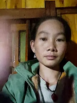 Snapshot of gio-thu chatting on 10.22.25 gio-thu online show from 10.22.25