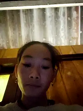 Snapshot of gio-thu chatting on 10.23.25 gio-thu online show from 10.23.25