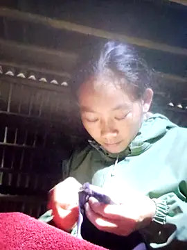 Snapshot of gio-thu chatting on 10.24.25 gio-thu online show from 10.24.25