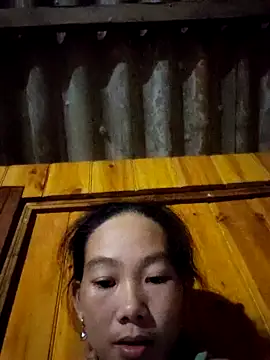 Snapshot of gio-thu chatting on 10.24.25 gio-thu online show from 10.24.25