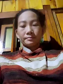 Snapshot of gio-thu chatting on 10.26.25 gio-thu online show from 10.26.25