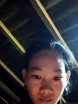 Snapshot of gio-thu chatting on 11.06.25 gio-thu online show from 11.06.25