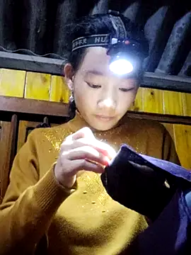 Snapshot of gio-thu chatting on 11.08.25 gio-thu online show from 11.08.25