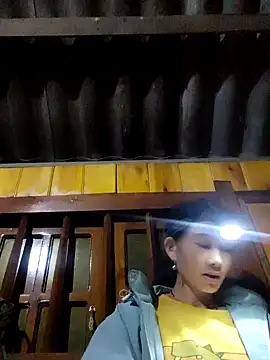 Snapshot of gio-thu chatting on 11.15.25 gio-thu online show from 11.15.25