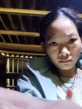 Snapshot of gio-thu chatting on 11.19.25 gio-thu online show from 11.19.25