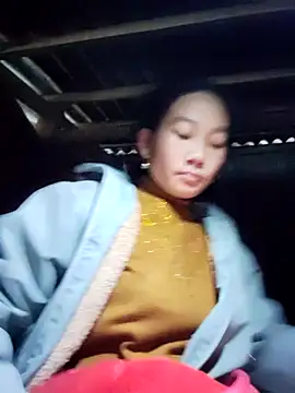 Snapshot of gio-thu chatting on 11.26.25 gio-thu online show from 11.26.25