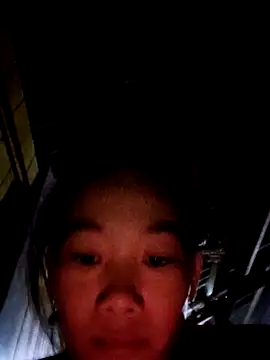 Snapshot of gio-thu chatting on 11.28.25 gio-thu online show from 11.28.25