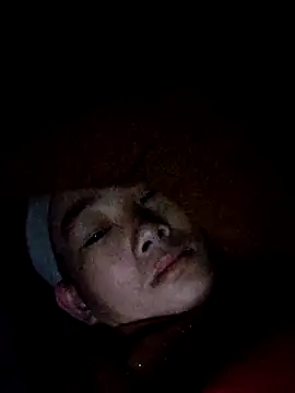 Snapshot of gio-thu chatting on 12.16.25 gio-thu online show from 12.16.25