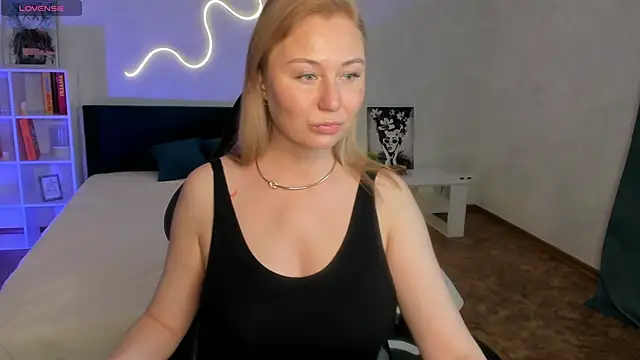 scent  of woman online show from 10.15.25