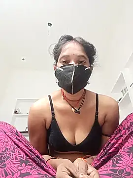 Snapshot of Cuty_tanya chatting on 12.20.25 Cuty tanya online show from 12.20.25