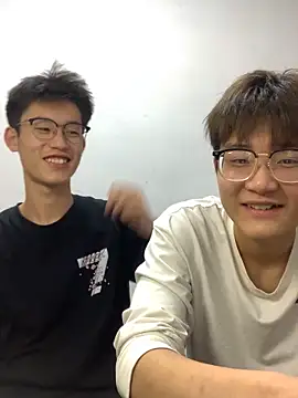 Snapshot of KK-cuteboy chatting on 10.11.25 KK-cuteboy online show from 10.11.25