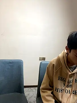 Snapshot of KK-cuteboy chatting on 11.06.25 KK-cuteboy online show from 11.06.25