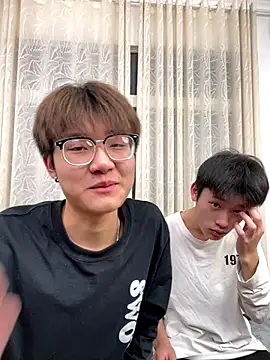 Snapshot of KK-cuteboy chatting on 11.18.25 KK-cuteboy online show from 11.18.25