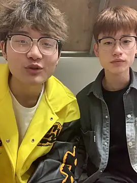 Snapshot of KK-cuteboy chatting on 11.26.25 KK-cuteboy online show from 11.26.25